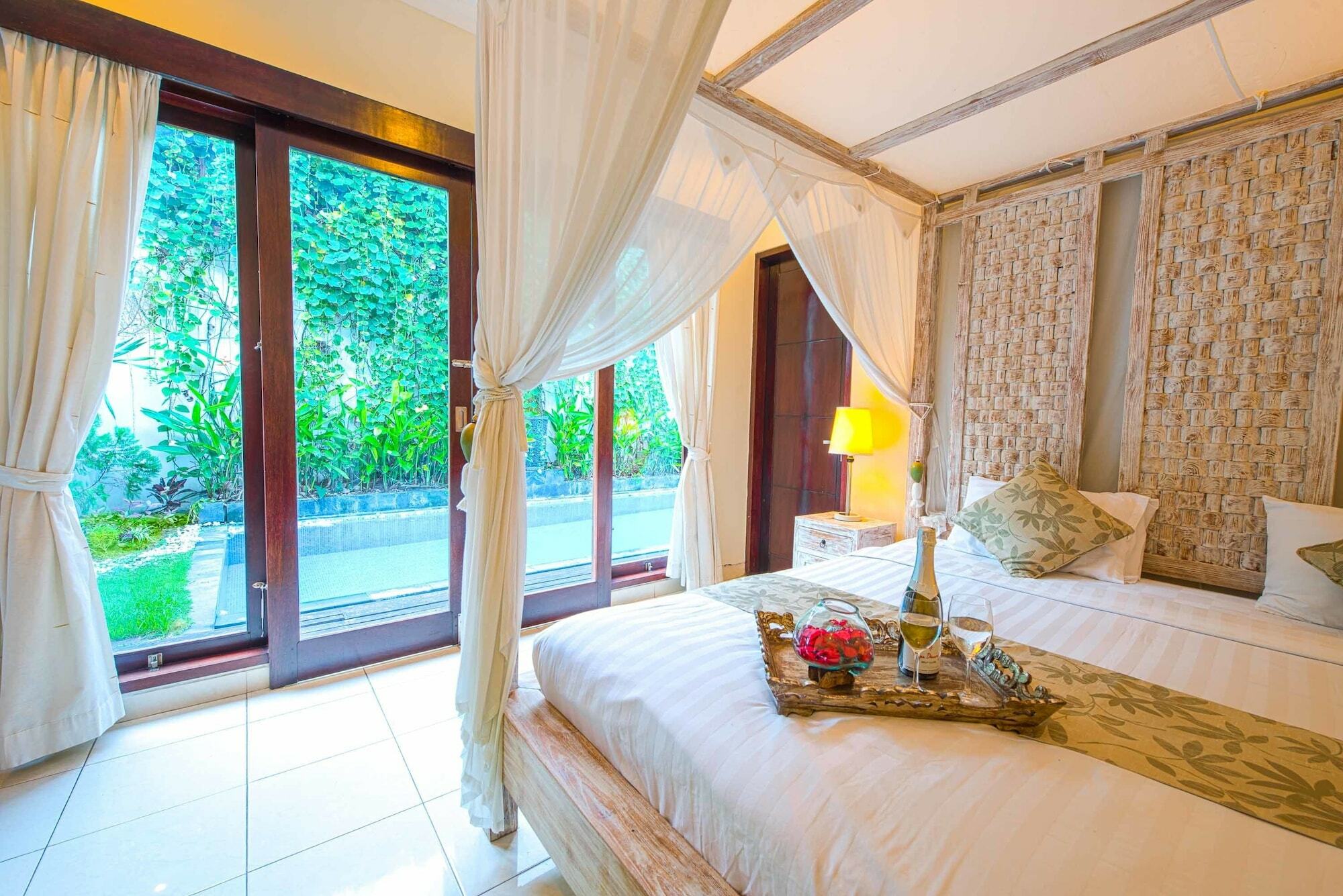 Villa Enjoy - Seminyak Center Ngoại thất bức ảnh